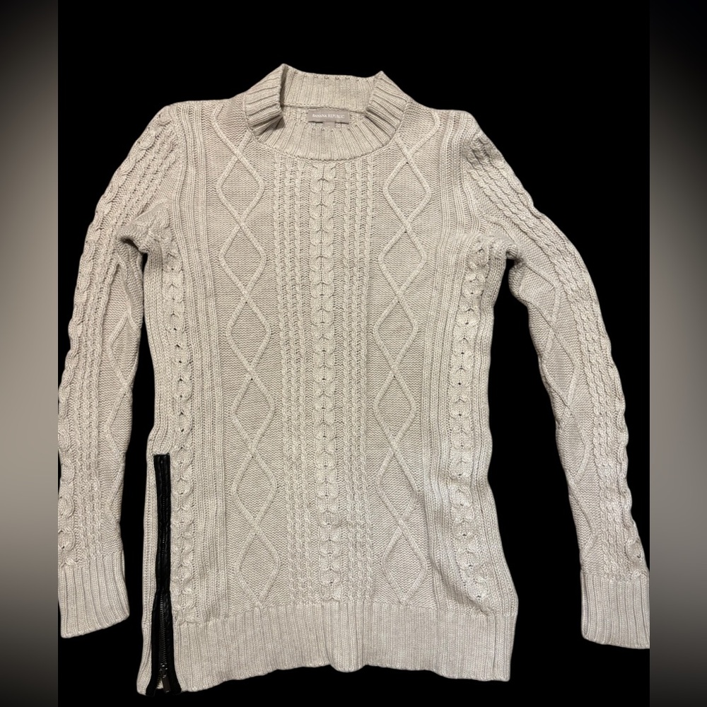 Banana Republic Taupe Cable knit sweater with side zip. Size small